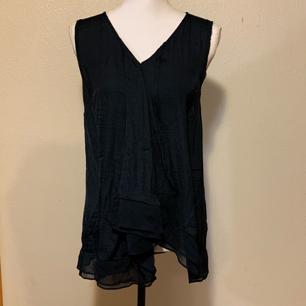 5/$20 💙 Simply Vera sleeveless navy blouse